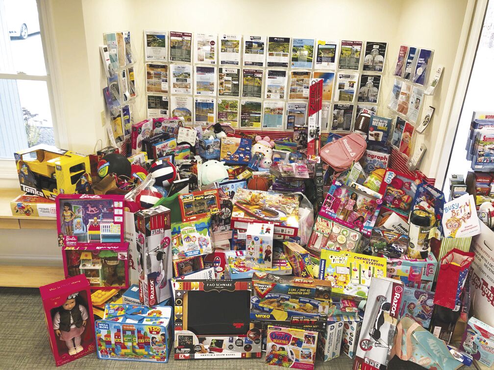 RE/MAX Bayside and RE/MAX Innovative Properties Toys for Tots Drive a huge success